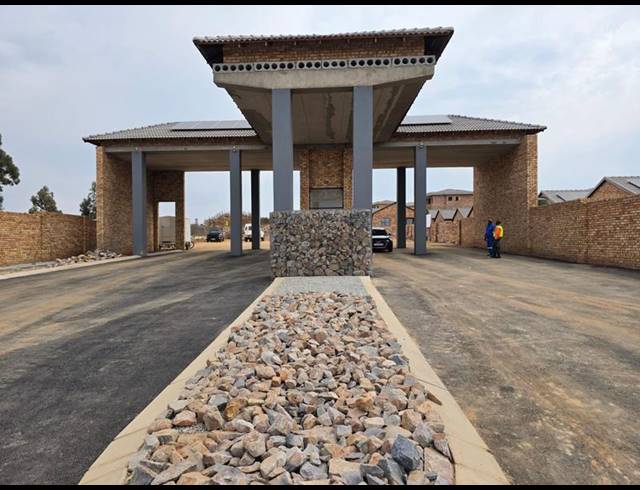 3 BEDROOM APARTMENT FOR SALE IN ALBERTSDAL